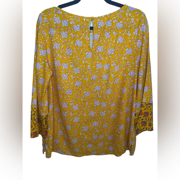 Soft Surroundings | Medium Linen Blend Yellow Floral 3/4 length top - Picture 6 of 6